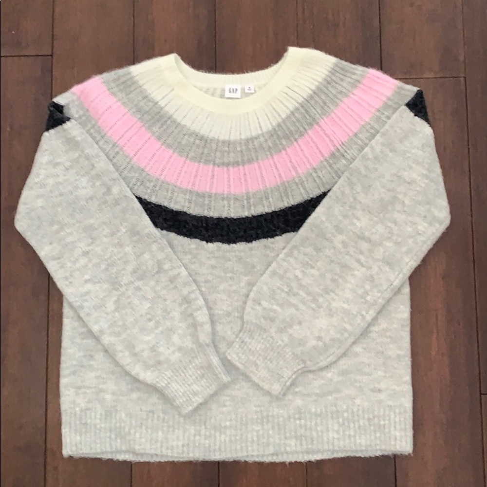 Gap sweater